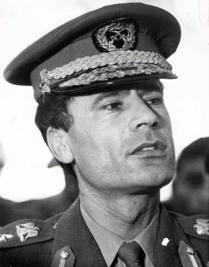 大佐 カダフィー ムアンマル・アル＝カッザーフィー
