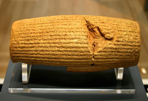 Cyrus-Cylinder